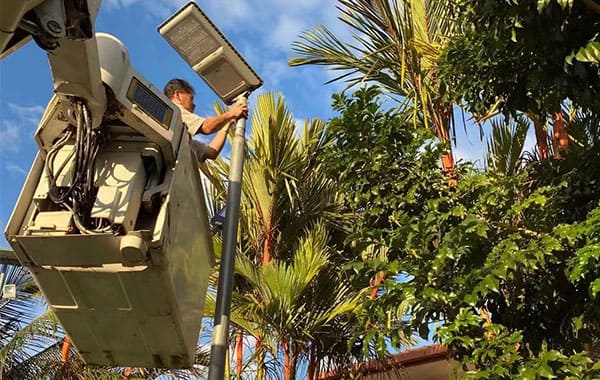 210 conjuntos de luzes de rua solares tudo-em-um na Malásia