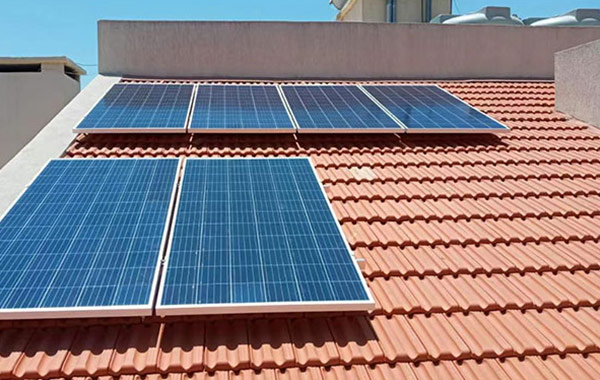 100 conjuntos de sistema de energia solar doméstico fora da rede nas Ilhas Maurício