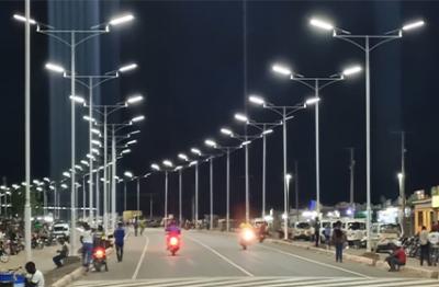 No limite da água: Solar Street Light Company para iluminação de marina e docas