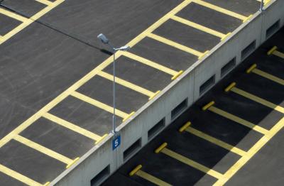 Lâmpadas de rua com sensor solar trazem conveniência e tranquilidade