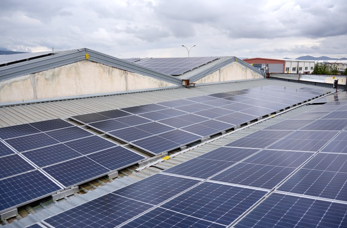 Como selecionar inversores híbridos inteligentes para usinas fotovoltaicas industriais e comerciais