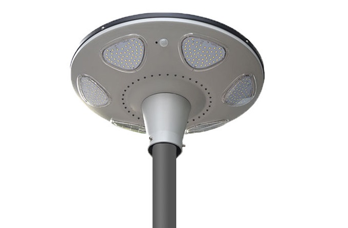 Luzes solares de controle remoto do jardim: características da iluminação do pátio doméstico
