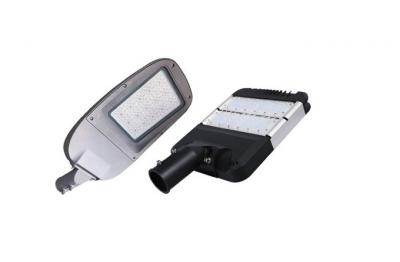 Luzes externas solares controladas remotamente: Tecnologia preta para iluminação de jardim