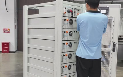 Instalação do Sistema Comercial de Armazenamento de Energia com Bateria de Lítio de 60KWH 11