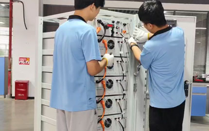 Instalação de Sistema de Armazenamento de Energia Comercial com Bateria de Lítio de 60KWH 15