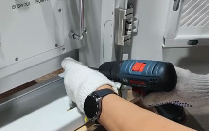 Instalação de Sistema de Armazenamento de Energia Comercial com Bateria de Lítio de 60KWH 16