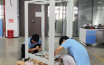 Instalação do Sistema Comercial de Armazenamento de Energia com Bateria de Lítio de 60KWH 3