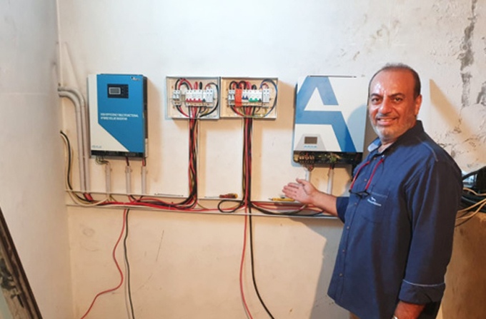 Como os inversores MPPT garantem energia estável em países com rede elétrica fraca