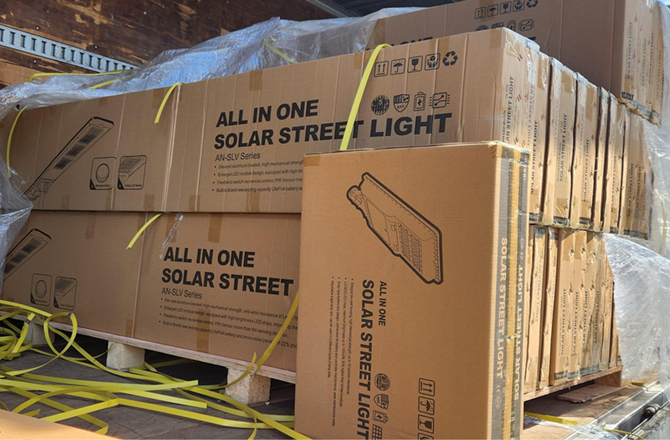 100 Conjuntos de Postes Solares SLZ nas Filipinas