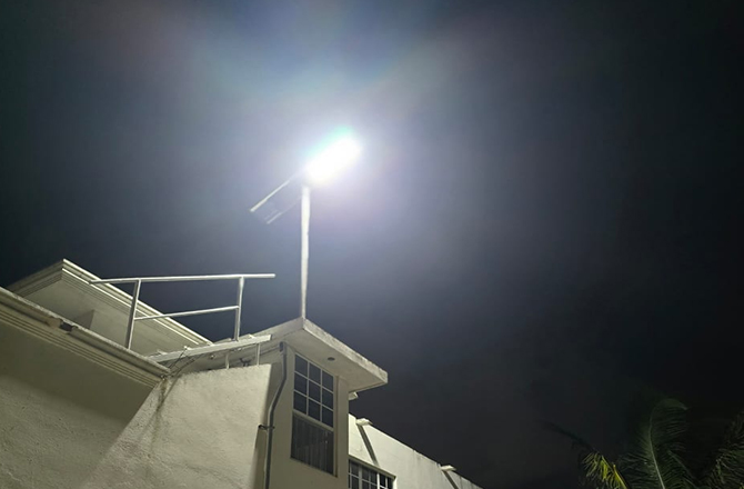 Anern SLZ2‑200W Luzes Solares de Rua no Projeto de Iluminação Rodoviária do México